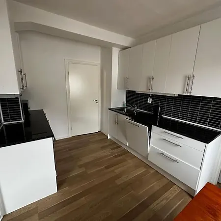 Sentrumsleilighet Med 4 Soverom Appartement Kristiansund